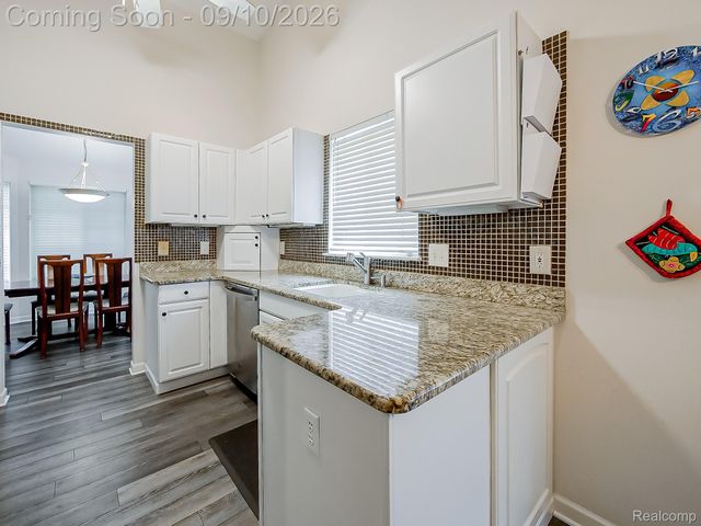 2030 Orchard Court, West Bloomfield Charter Township, MI 48324