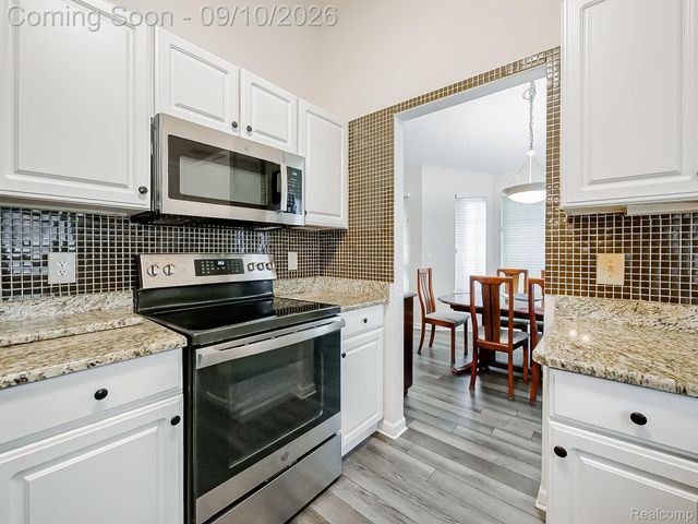 2030 Orchard Court, West Bloomfield Charter Township, MI 48324