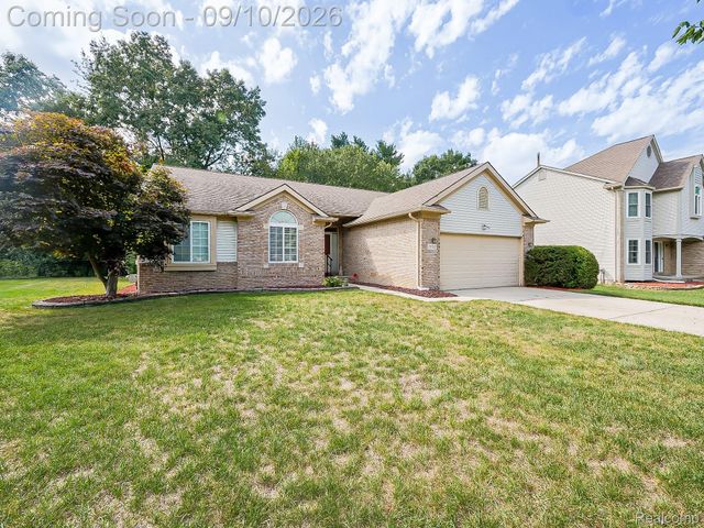 2030 Orchard Court, West Bloomfield Charter Township, MI 48324