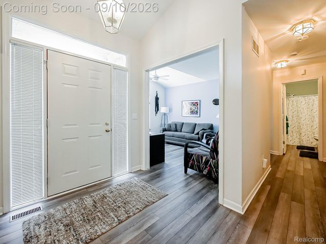 2030 Orchard Court, West Bloomfield Charter Township, MI 48324