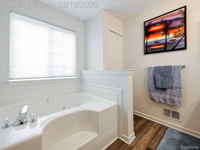 2030 Orchard Court, West Bloomfield Charter Township, MI 48324