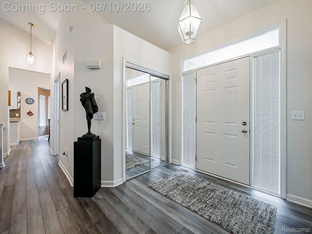 2030 Orchard Court, West Bloomfield Charter Township, MI 48324