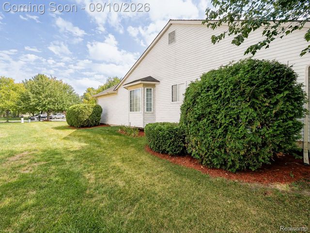 2030 Orchard Court, West Bloomfield Charter Township, MI 48324