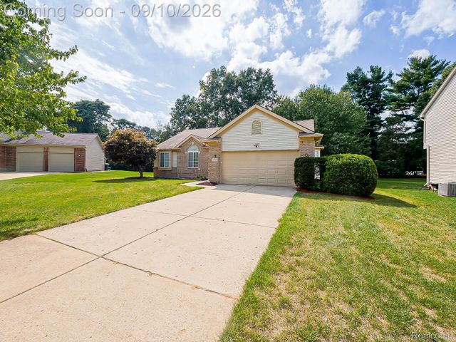 2030 Orchard Court, West Bloomfield Charter Township, MI 48324