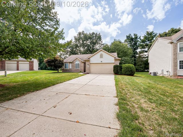 2030 Orchard Court, West Bloomfield Charter Township, MI 48324
