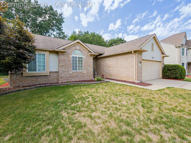 2030 Orchard Court, West Bloomfield Charter Township, MI 48324