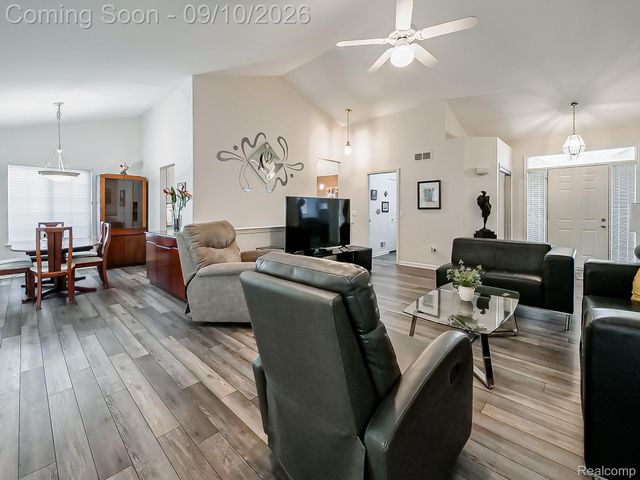 2030 Orchard Court, West Bloomfield Charter Township, MI 48324
