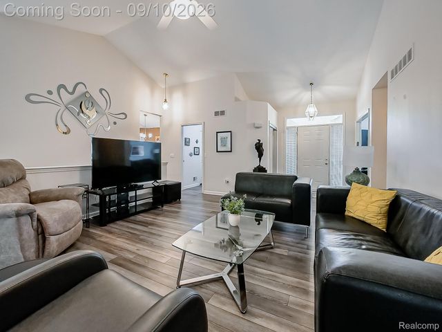 2030 Orchard Court, West Bloomfield Charter Township, MI 48324