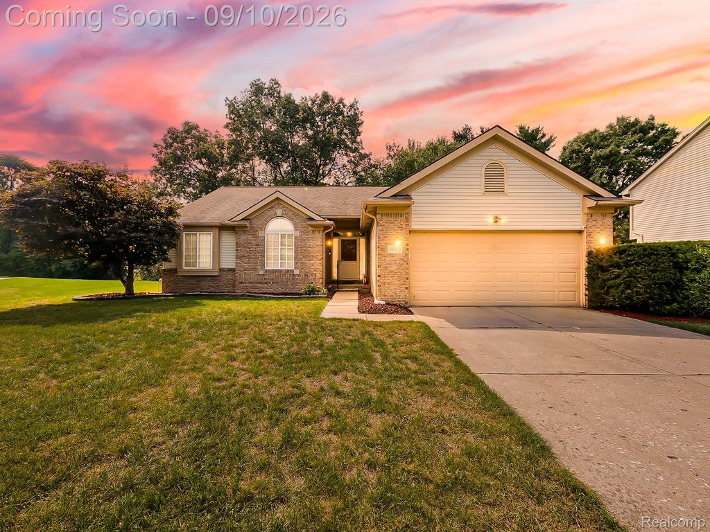 2030 Orchard Court, West Bloomfield Charter Township, MI 48324