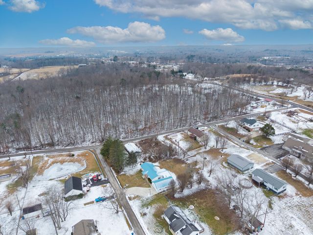 100 Dogwood Lane, Lily, KY 40740