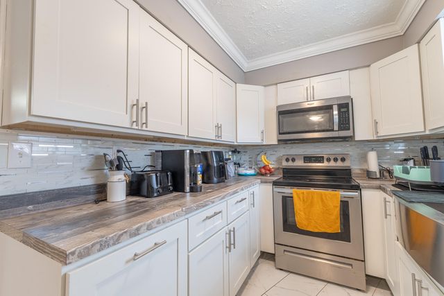 100 Dogwood Lane, Lily, KY 40740