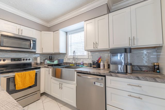 100 Dogwood Lane, Lily, KY 40740