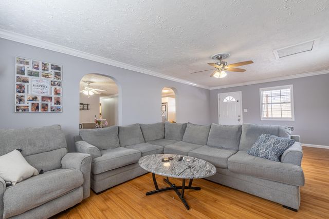 100 Dogwood Lane, Lily, KY 40740