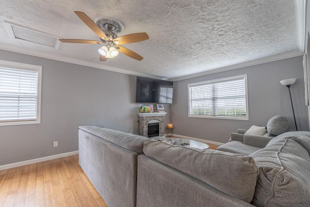 100 Dogwood Lane, Lily, KY 40740