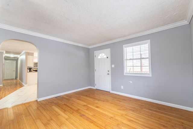 100 Dogwood Lane, Lily, KY 40740