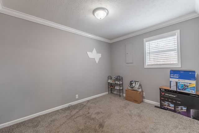 100 Dogwood Lane, Lily, KY 40740