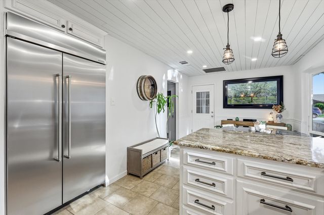 913 Harwood Terrace, Bedford, TX 76021