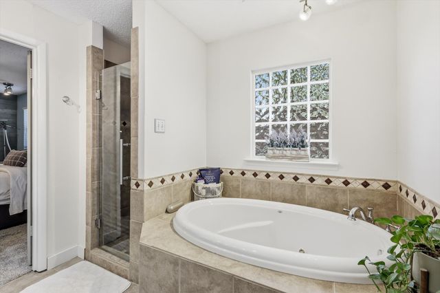 913 Harwood Terrace, Bedford, TX 76021