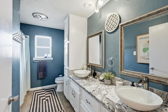 913 Harwood Terrace, Bedford, TX 76021