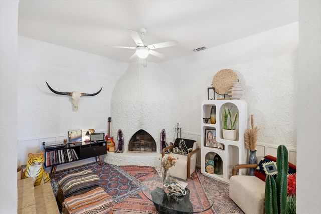 913 Harwood Terrace, Bedford, TX 76021