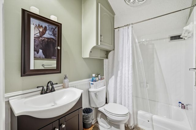 913 Harwood Terrace, Bedford, TX 76021