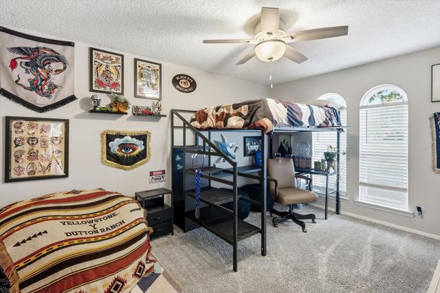 913 Harwood Terrace, Bedford, TX 76021
