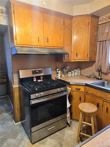 16250 Cherrylawn Street, Detroit, MI 48221