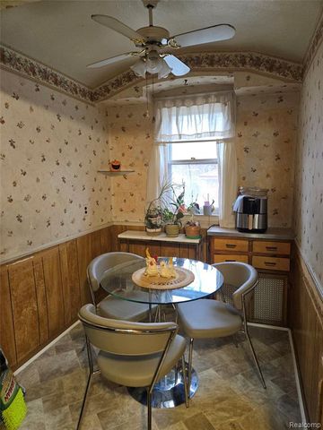 16250 Cherrylawn Street, Detroit, MI 48221