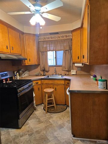 16250 Cherrylawn Street, Detroit, MI 48221