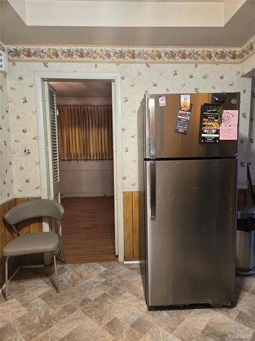 16250 Cherrylawn Street, Detroit, MI 48221