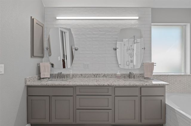 2729 Vista Bluff Boulevard, Lewisville, TX 75067