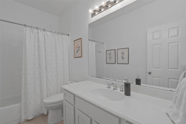 2729 Vista Bluff Boulevard, Lewisville, TX 75067