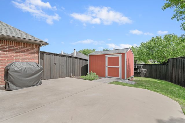 2729 Vista Bluff Boulevard, Lewisville, TX 75067