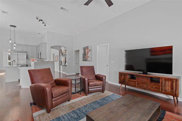 2729 Vista Bluff Boulevard, Lewisville, TX 75067