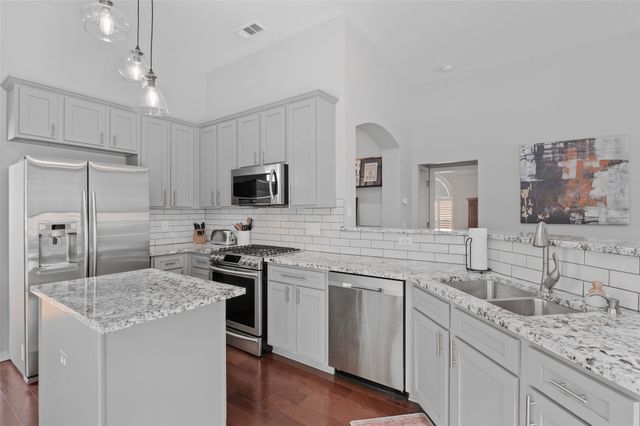 2729 Vista Bluff Boulevard, Lewisville, TX 75067