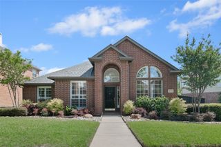 2729 Vista Bluff Boulevard, Lewisville, TX 75067