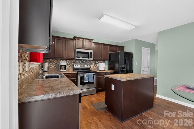 6937 Savannah Springs Drive, Charlotte, NC 28269