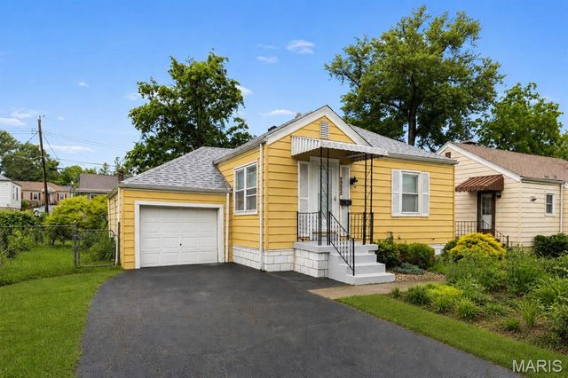 3557 Saint Joachim Lane, St Ann, MO 63074