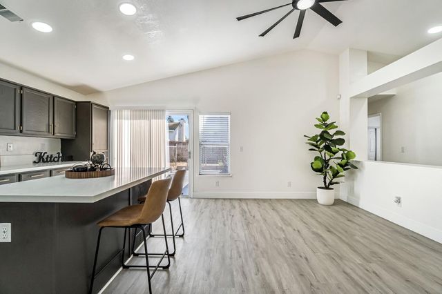 5545 W Norwich Avenue, Fresno, CA 93722