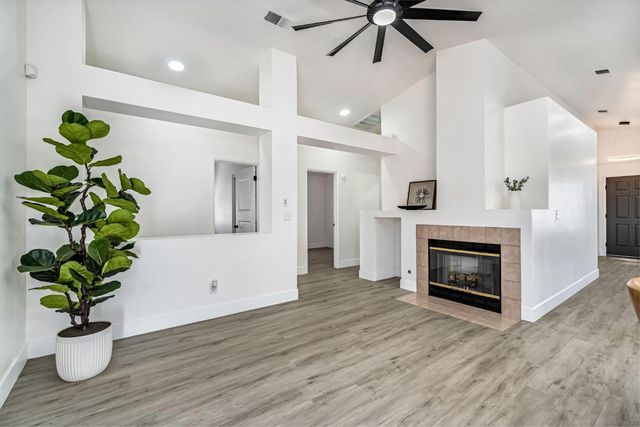 5545 W Norwich Avenue, Fresno, CA 93722