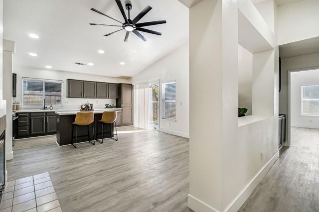 5545 W Norwich Avenue, Fresno, CA 93722