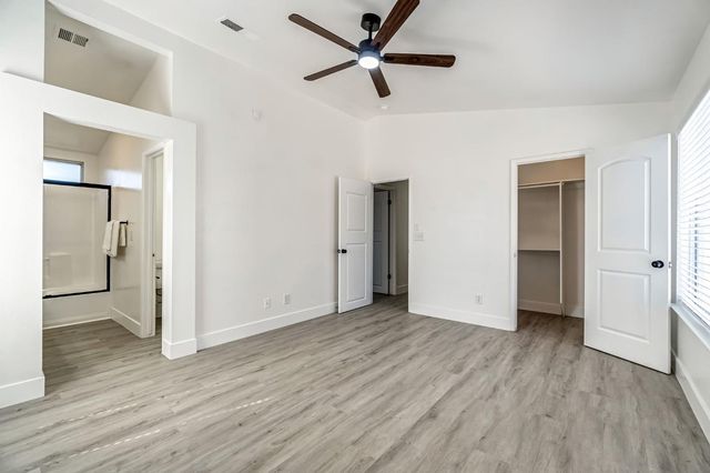 5545 W Norwich Avenue, Fresno, CA 93722