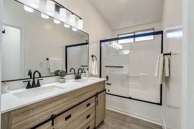 5545 W Norwich Avenue, Fresno, CA 93722