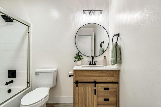 5545 W Norwich Avenue, Fresno, CA 93722