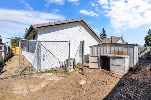 5545 W Norwich Avenue, Fresno, CA 93722