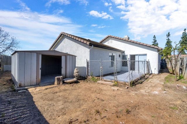 5545 W Norwich Avenue, Fresno, CA 93722