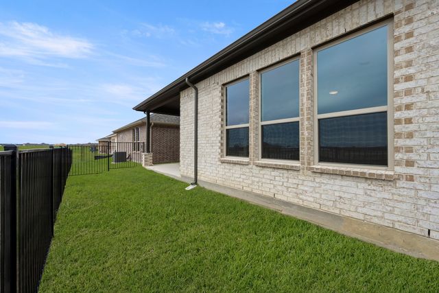 217 Ravenna Boulevard, Justin, TX 76247