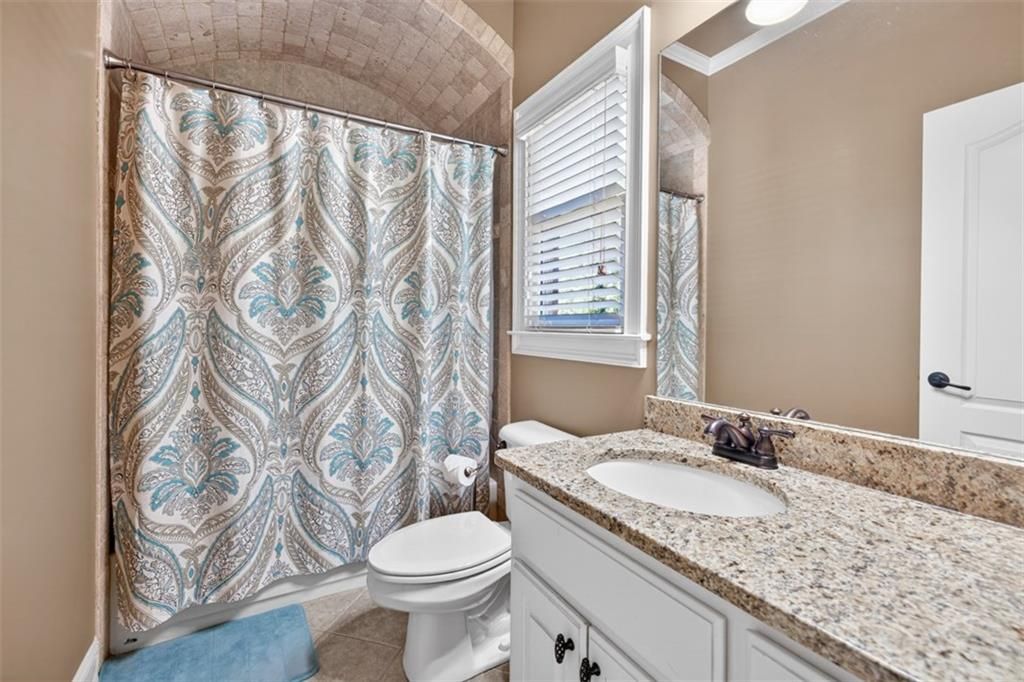 Image 10 of property listing at 4259 Sierra Creek Drive, Hoschton, GA 30548