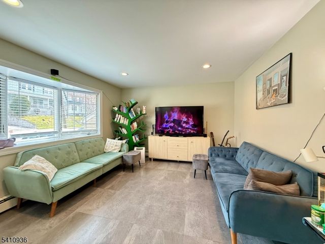 36 Cumberland Ave, Verona Twp., NJ 07044