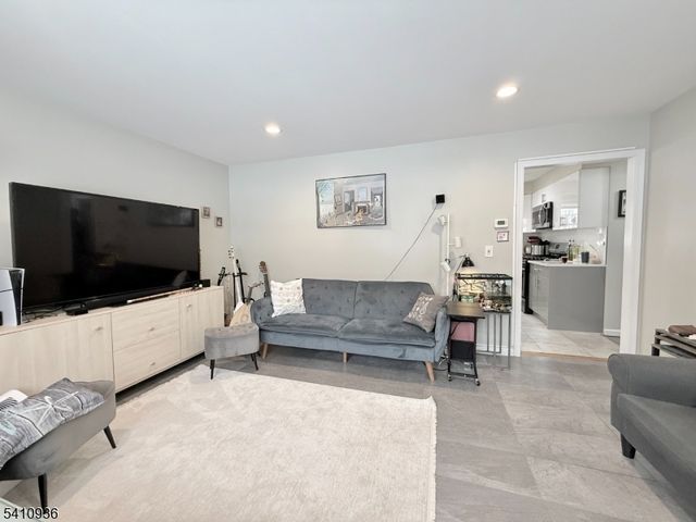 36 Cumberland Ave, Verona Twp., NJ 07044